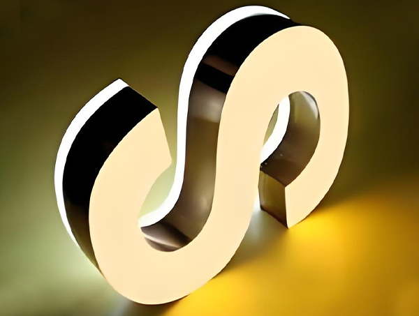 如何选择合适的发光字